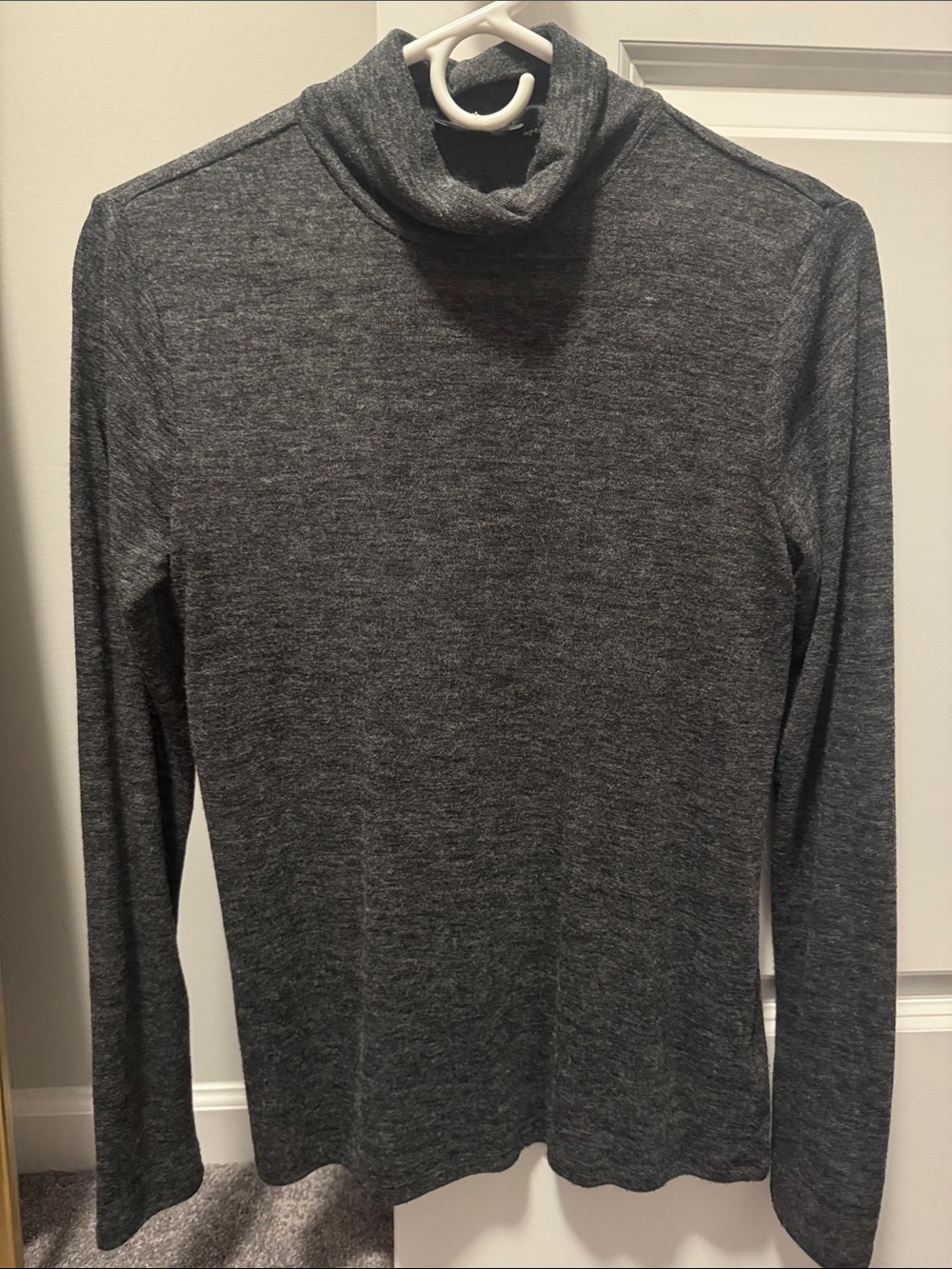 Express Women’s Dark Gray Turtleneck Sweater